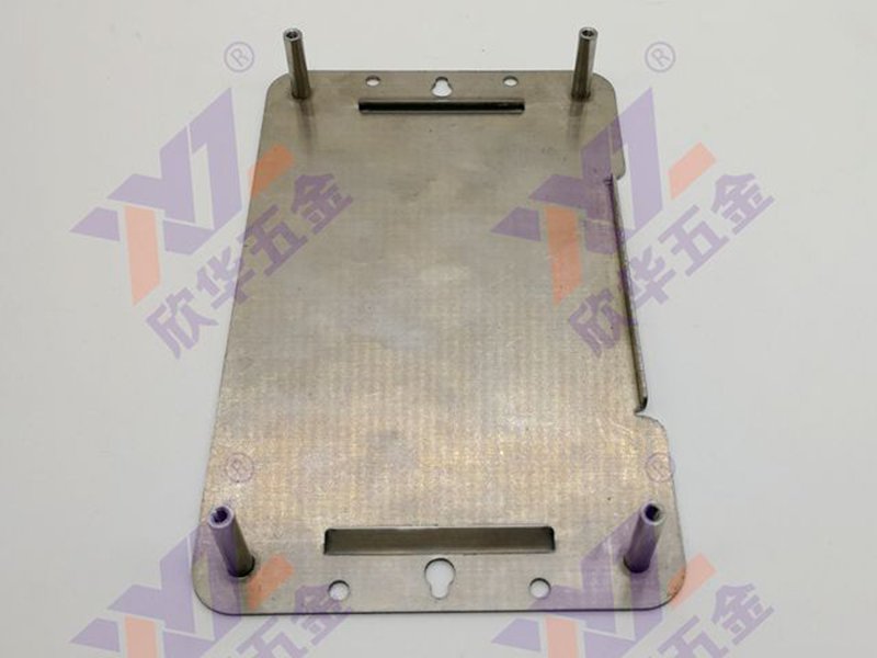 五金沖壓件廠家提醒五金彈片模具下機安全事項